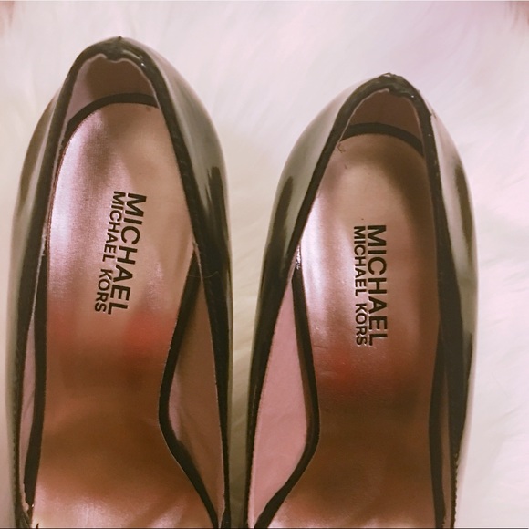 MICHAEL KORS practically new open toed Black Heel - Picture 2 of 8